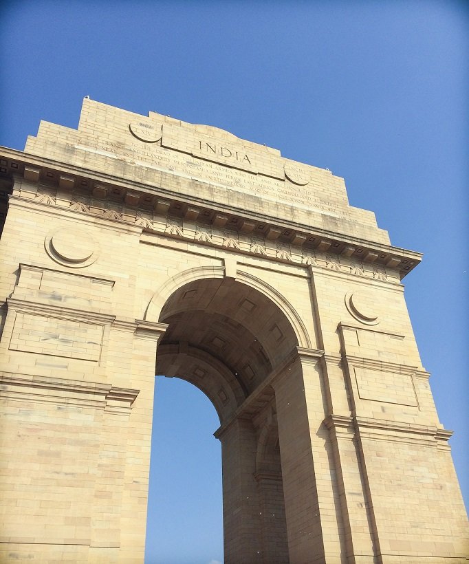 India Gate in Delhi, India, a monument that families can see when visiting Delhi with kids