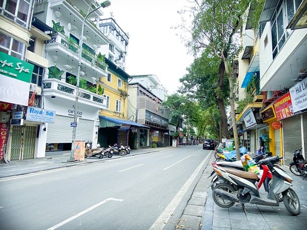 A street in Hanoi, Vietnam, where families can do slow tourism