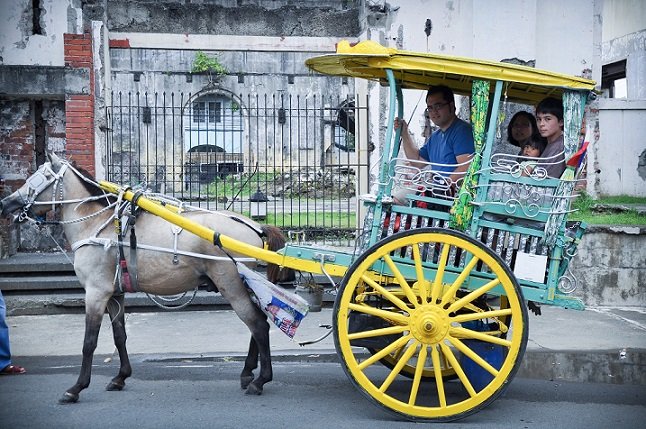 famous tourist spots in luzon philippines