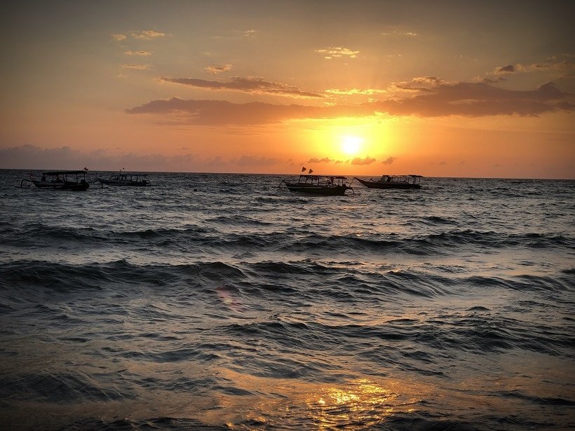 A sunset on the water, one of the many things to do in Lombok with kids